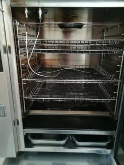 Bradley Professional Smoker BS1019 / Elektro Räucherofen 8 Bradley Professional Smoker BS1019 / Elektro Räucherofen -GrillWelt Verkäufe 20092 bradley smoker bs1019 innenraum