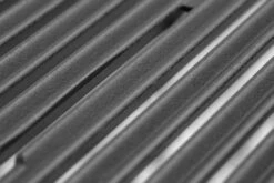 Broil King Regal 490 Black Gasgrill Inkl. Drehspieß - SMART Deal Inkl. Grillfürst Grill Control - Modell 2023 -GrillWelt Verkäufe Broil King Regal 490 Gusseisenrost wendbar 1