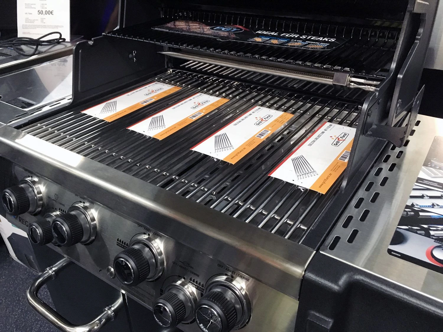 Broil King Regal 490 Black Gasgrill - Modell 2023 - Grillfürst Deal Mit Zusätzlichen Edelstahl Grillrosten 14 Broil King Regal 490 Black Gasgrill - Modell 2023 - Grillfürst Deal Mit Zusätzlichen Edelstahl Grillrosten – Bild 12