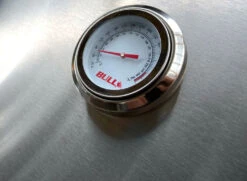 BULL Steer Premium Gasgrill 8 BULL Steer Premium Gasgrill -GrillWelt Verkäufe Bull Steer Grillstation Thermometer Detail 69101CEBU