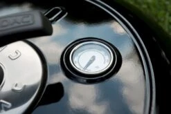 CADAC Camping Gasgrill Carri Chef 50 / BBQ Plancha + Dome - 30 Mbar -GrillWelt Verkäufe CADAC Carri Chef Deckel Thermometer 1