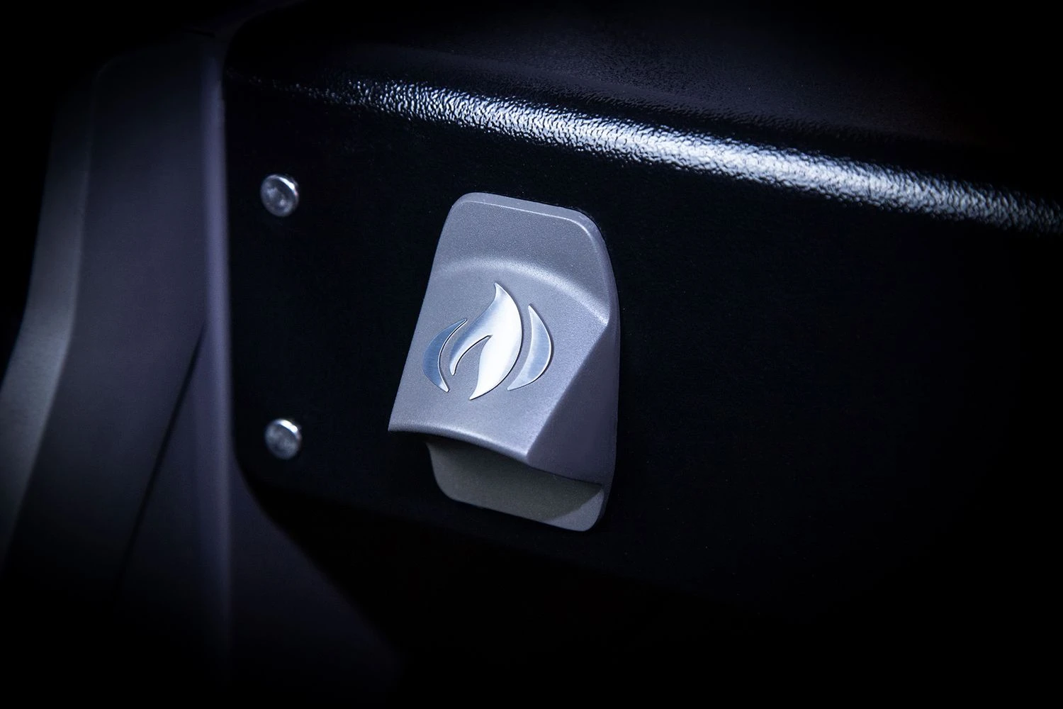 Napoleon Rogue SE 525 Gasgrill - All-black - Mit Sizzle Zone Und Heckbrenner - Grillfürst Edition Inkl. Grill Control Und Zubehörpaket - Smart Deal - Modell 2022 18 Napoleon Rogue SE 525 Gasgrill - All-black - Mit Sizzle Zone Und Heckbrenner - Grillfürst Edition Inkl. Grill Control Und Zubehörpaket - Smart Deal - Modell 2022 – Bild 16