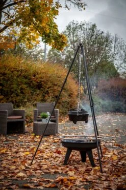 Grillfürst Dreibein Für Dutch Oven Oder Schwenk Grillrost / Höhenverstellbar, Inkl. Kette Und Haken -GrillWelt Verkäufe Grillfuerst Dreibein Grillrost hoehenverstellbar