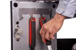 Grillfürst G510E 5-Brenner Gasgrill Mit Hochtemperaturbrenner Und Edelstahl Rosten -GrillWelt Verkäufe Grillfuerst Gasgrill G510E Besteckhaken Leiste 1