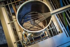 Grillfürst G750E 7-Brenner Doppelkammer - Gasgrill Mit Hochtemperaturbrenner, Seitenkocher, Heckbrenner Und Edelstahl Rosten -GrillWelt Verkäufe Grillfuerst Gasgrill G750G Seitenbrenner Topf