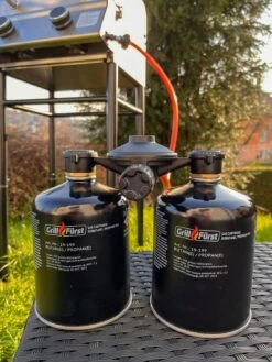 Grillfürst Kombi Kartuschen-Druckregler 50 Mbar - Für Den Anschluss Von 2 Gaskartuschen -GrillWelt Verkäufe Grillfuerst Kombi Kartuschen Druckregler Kompaktgrill 1