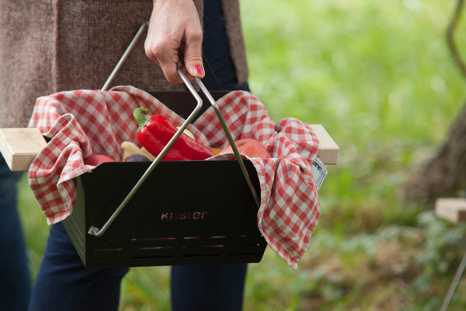 Knister Grill Small - Holzkohle Kompaktgrill 9 Knister Grill Small - Holzkohle Kompaktgrill – Bild 7