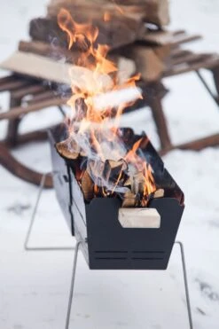 Knister Grill Original - Ausziehbarer Holzkohle Kompaktgrill 40 Knister Grill Original - Ausziehbarer Holzkohle Kompaktgrill -GrillWelt Verkäufe Knister Grill Holzfeuer