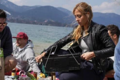 Knister Grill Original - Ausziehbarer Holzkohle Kompaktgrill 34 Knister Grill Original - Ausziehbarer Holzkohle Kompaktgrill -GrillWelt Verkäufe Knister Grill auseinanderziehen