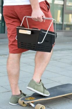 Knister Grill Original - Ausziehbarer Holzkohle Kompaktgrill 36 Knister Grill Original - Ausziehbarer Holzkohle Kompaktgrill -GrillWelt Verkäufe Knister Grill leichter Transport unterwegs