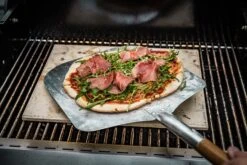 Grillfürst G521G 5-Brenner Edelstahl-Gasgrill - 1. FC Köln Edition - Gusseisenroste -GrillWelt Verkäufe Koeln Grill Edelstahlroste Pizza backen 13