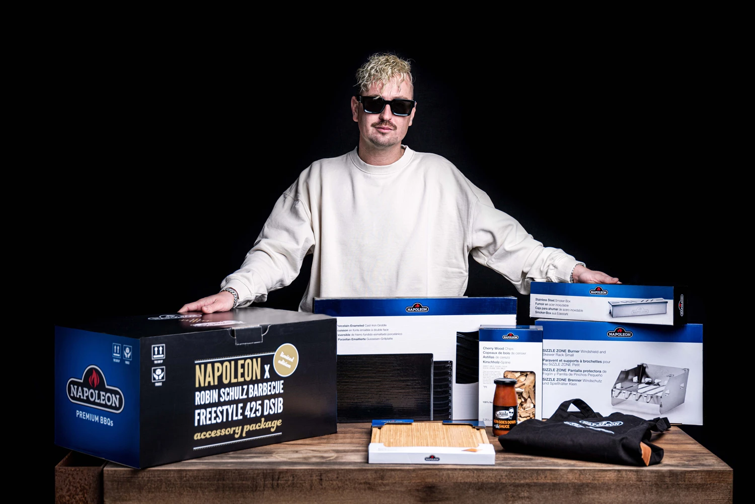 Napoleon Freestyle 425 Gasgrill - Mit Sizzle Zone - Limited Robin Schulz Barbecue Edition - Inkl. Mega Zubehörpaket 5 Napoleon Freestyle 425 Gasgrill - Mit Sizzle Zone - Limited Robin Schulz Barbecue Edition - Inkl. Mega Zubehörpaket – Bild 3