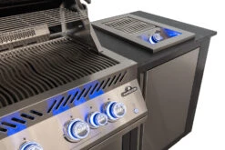 Napoleon Outdoor Küche Oasis Compact 105 Mit BIG32 Einbaugrill Und Einbau Sizzle Zone - Inkl. Arbeitsplatte Aus Feinsteinzeug -GrillWelt Verkäufe Napoleon Oasis Compact BIG32 Sizzle Zone Seitenbrenner