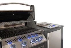 Napoleon Outdoor Küche Oasis Compact 105 Mit Prestige 500 Einbaugrill Und Einbau Sizzle Zone - Inkl. Arbeitsplatte Aus Feinsteinzeug -GrillWelt Verkäufe Napoleon Oasis Compact P500 mit Sizzle Zone Seitenbrenner Set