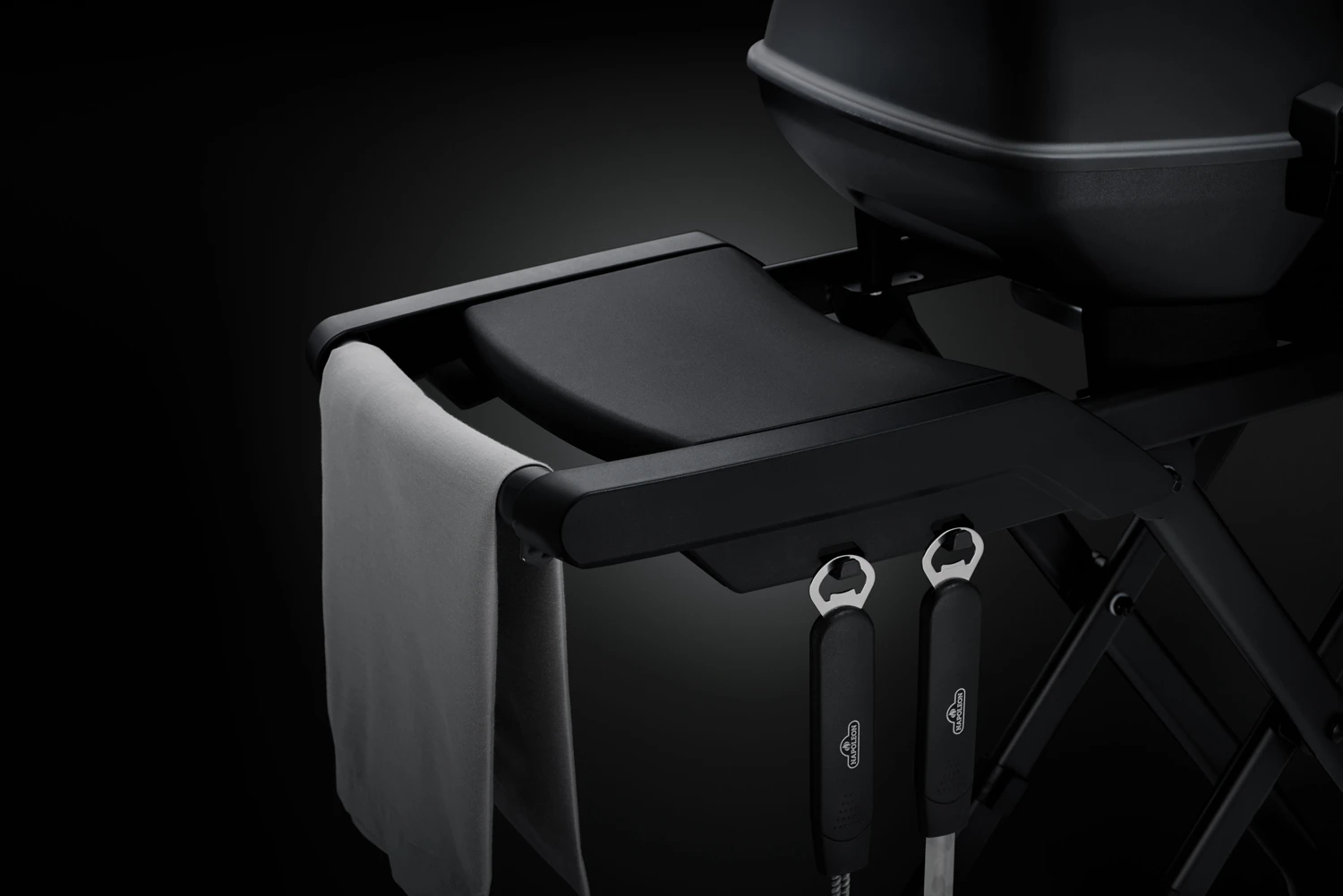 Napoleon Phantom TravelQ PRO285X Kompakt Gasgrill, Mattschwarz - Mit Klappbarem Wagen Inkl. Warmhalterost - Modell 2023 8 Napoleon Phantom TravelQ PRO285X Kompakt Gasgrill, Mattschwarz - Mit Klappbarem Wagen Inkl. Warmhalterost - Modell 2023 – Bild 6