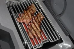 Napoleon Prestige Pro 665-3 Edelstahl Gasgrill Inkl. Drehspieß - Modell 2023 25 Napoleon Prestige Pro 665-3 Edelstahl Gasgrill Inkl. Drehspieß - Modell 2023 -GrillWelt Verkäufe Napoleon Prestige Pro Sizzle Zone Steaks