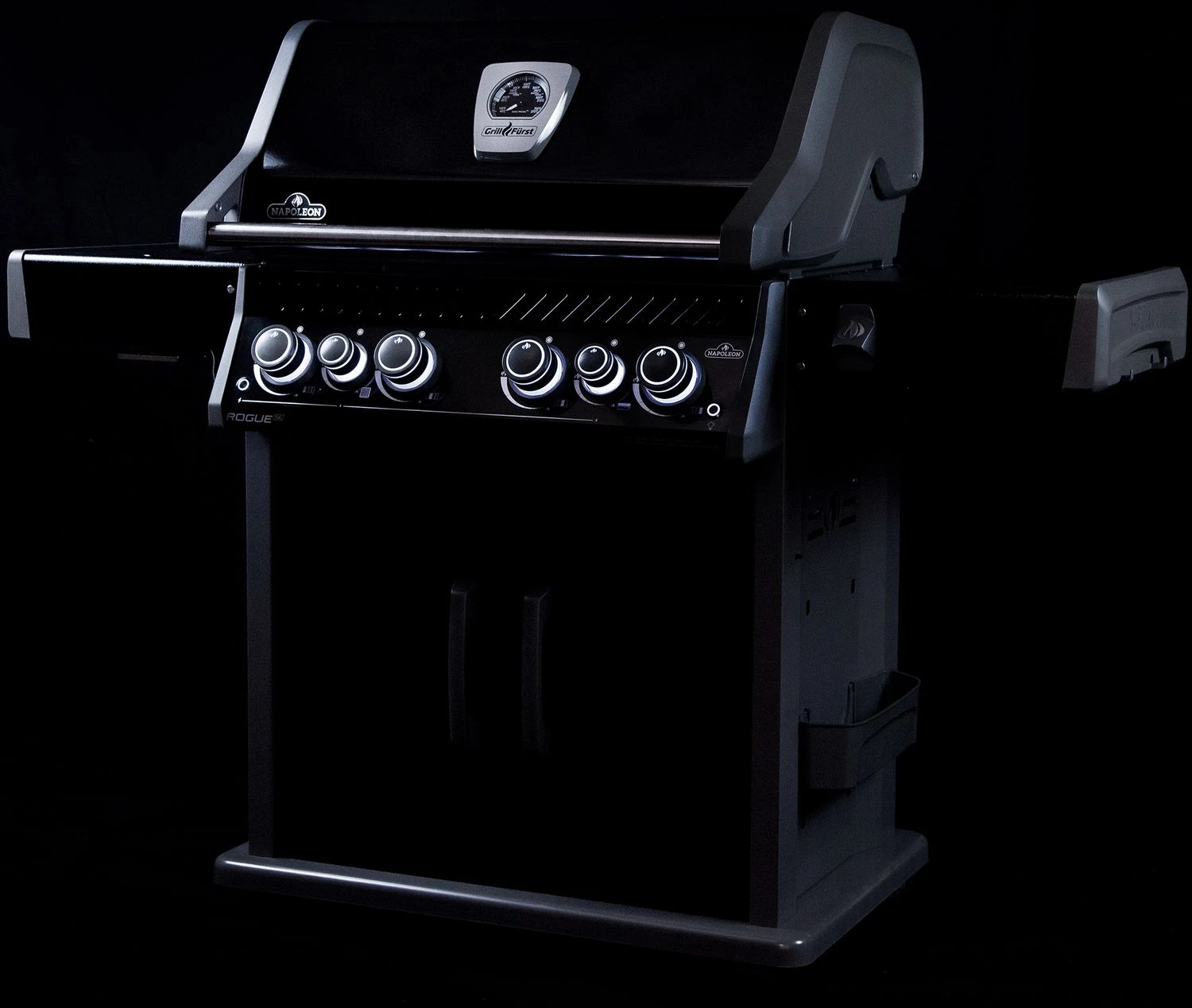 Napoleon Rogue SE 525 Gasgrill - All-black - Mit Sizzle Zone Und Heckbrenner - Grillfürst Edition Inkl. Grill Control Und Zubehörpaket - Smart Deal - Modell 2022 6 Napoleon Rogue SE 525 Gasgrill - All-black - Mit Sizzle Zone Und Heckbrenner - Grillfürst Edition Inkl. Grill Control Und Zubehörpaket - Smart Deal - Modell 2022 – Bild 4