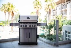 Napoleon Rogue SE 525 Edelstahl Gasgrill Mit Sizzle Zone Und Heckbrenner - SMART Deal Inkl. Grillfürst Grill Control - Modell 2023 -GrillWelt Verkäufe Napoleon Rogue RSE 525 Edelstahl lifestyle 1