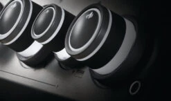 Napoleon Rogue SE 625 Edelstahl Gasgrill Mit Sizzle Zone Und Heckbrenner - SMART Deal Inkl. Grillfürst Grill Control - Modell 2023 -GrillWelt Verkäufe Napoleon Rogue SE Drehknoepfe beleuchtet 3