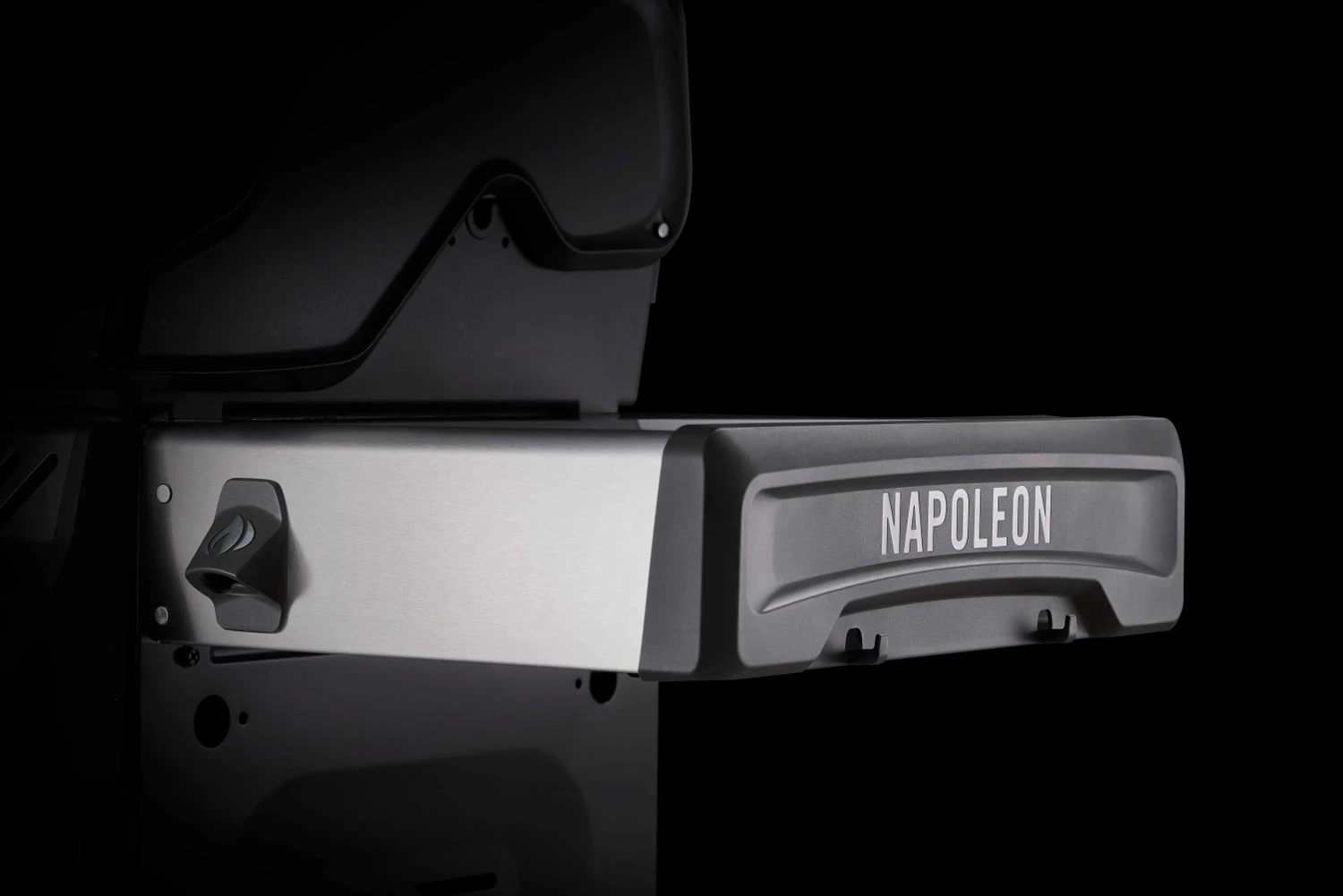 Napoleon Rogue SE 425 Gasgrill, Schwarz Mit Gussrosten, Sizzle Zone Und Heckbrenner - Hero Modell 2023 Inkl. Drehspieß 8 Napoleon Rogue SE 425 Gasgrill, Schwarz Mit Gussrosten, Sizzle Zone Und Heckbrenner - Hero Modell 2023 Inkl. Drehspieß – Bild 6