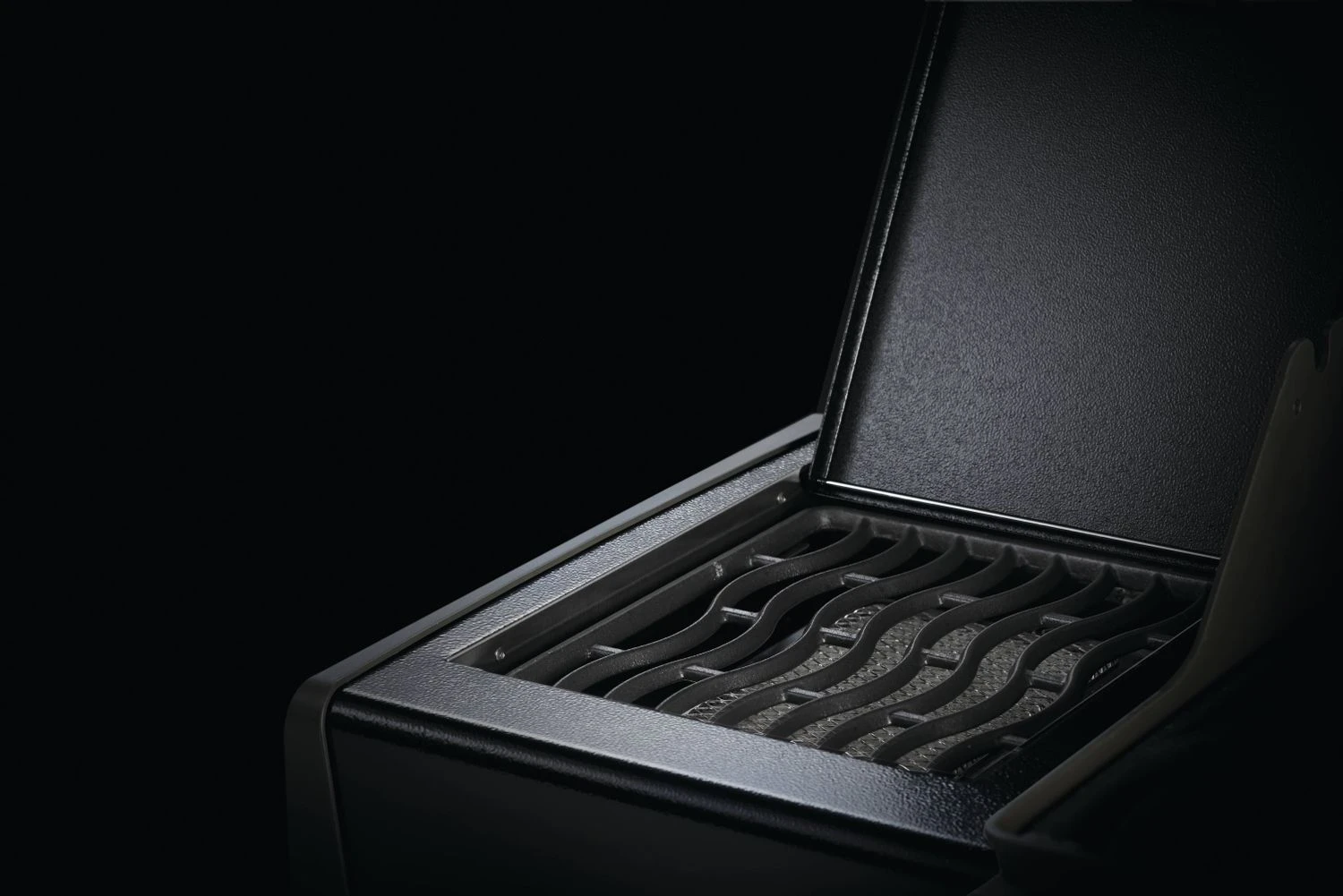 Napoleon Rogue XT 425 Gasgrill - All Black - Mit Sizzle Zone - Modell 2023 4 Napoleon Rogue XT 425 Gasgrill - All Black - Mit Sizzle Zone - Modell 2023 – Bild 2