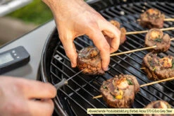 Outdoorchef Gas Kugelgrill Arosa 570 G Evo Black Style -GrillWelt Verkäufe Outdoorchef Arosa 570 G Evo emaillierter Grillrost 1