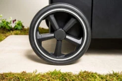 Outdoorchef Gas Kugelgrill Arosa 570 G Evo Black Style -GrillWelt Verkäufe Outdoorchef Arosa Gas Kugelgrill 570G EVO Black Style Laufraeder 1