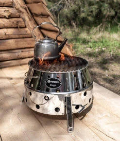 Petromax Teekessel Tk1 (1,5 Liter) 11 Petromax Teekessel Tk1 (1,5 Liter) -GrillWelt Verkäufe Petromax Edelstahl Teekessel 1500ml Lifestyle02