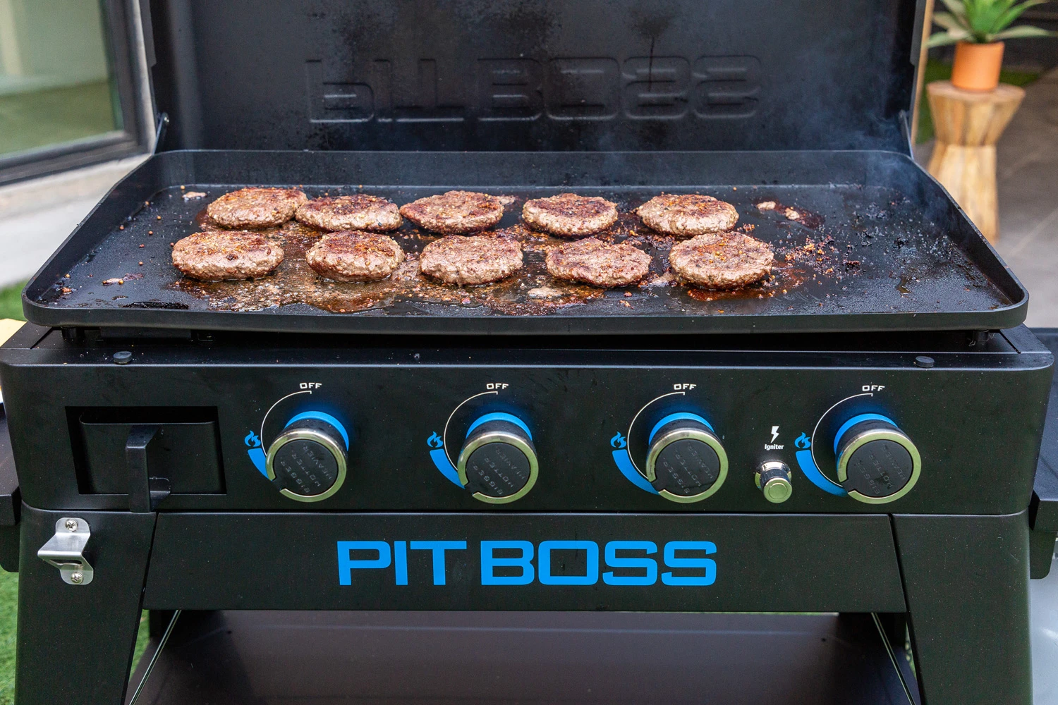 Pit Boss Plancha Grill Ultimate Plancha 4-Brenner - Mit Untergestell 19 Pit Boss Plancha Grill Ultimate Plancha 4-Brenner - Mit Untergestell – Bild 17