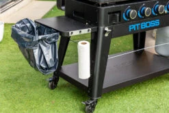 Pit Boss Plancha Grill Ultimate Plancha 4-Brenner - Mit Untergestell 41 Pit Boss Plancha Grill Ultimate Plancha 4-Brenner - Mit Untergestell -GrillWelt Verkäufe Pit Boss Planchagrill Ultimate 4 Brenner Kuechenrollenhalter 1