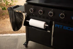 Pit Boss Planchagrill Ultimate Plancha 5-Brenner - Grillstation 21 Pit Boss Planchagrill Ultimate Plancha 5-Brenner - Grillstation -GrillWelt Verkäufe Pit Boss Planchagrill Ultimate 5 Brenner Kuechenrollenhalter