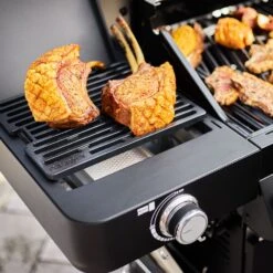 Rösle Gasgrill Videro G4-S Vario+ Nero Matt-schwarz - Modell 2023 -GrillWelt Verkäufe Roesle Videro G4 S Vario NERO Primezone Gussrost