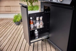 Rösle Gasgrill Videro Pro G3-S Vario+ Mattschwarz - Modell 2023 17 Rösle Gasgrill Videro Pro G3-S Vario+ Mattschwarz - Modell 2023 -GrillWelt Verkäufe Roesle Videro Pro G3 S Detail Unterschrank