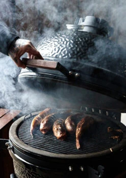 The Bastard Keramikgrill Classic Large - Complete - Schwarz Glänzend - Modell 2023 21 The Bastard Keramikgrill Classic Large - Complete - Schwarz Glänzend - Modell 2023 -GrillWelt Verkäufe The Bastard Classic Large Keramikgrill Complete