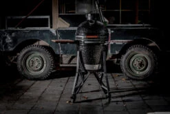 The Bastard Keramikgrill Classic Medium - Complete - Schwarz Glänzend - Modell 2023 -GrillWelt Verkäufe The Bastard Classic Medium Untergestell Seitentischel