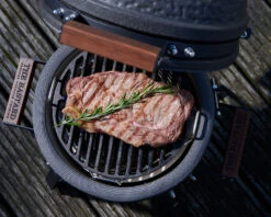 The Bastard Keramikgrill Urban Small - Schwarz Matt - Modell 2023 25 The Bastard Keramikgrill Urban Small - Schwarz Matt - Modell 2023 -GrillWelt Verkäufe The Bastard Urban Small Keramikgrill