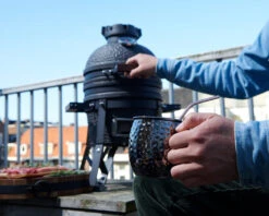 The Bastard Keramikgrill Urban Small - Schwarz Matt - Modell 2023 22 The Bastard Keramikgrill Urban Small - Schwarz Matt - Modell 2023 -GrillWelt Verkäufe The Bastard Urban Small Keramikgrill Campinggrill