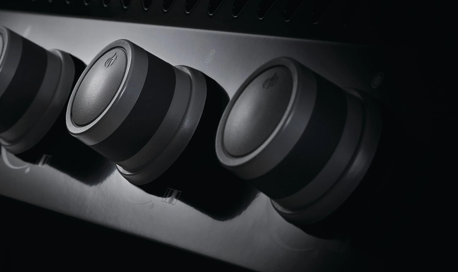 Napoleon Rogue XT 525 Gasgrill - All Black - Mit Sizzle Zone - Modell 2023 9 Napoleon Rogue XT 525 Gasgrill - All Black - Mit Sizzle Zone - Modell 2023 – Bild 7