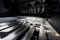 Outdoorchef Dualchef 425 G BZ Gasgrill Mit Blazing Zone Infrarotbrenner + DGS Gusseisen Grillrost 2 Stk.+ DGS Gemüse Grillrost 2 Stk. -GrillWelt Verkäufe outdoorchef dualchef 425 g flammenschutzbleche 18 700 16 1