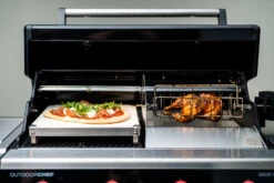 Outdoorchef Dualchef 425 G BZ Gasgrill Mit Blazing Zone Infrarotbrenner + DGS Gusseisen Grillrost 2 Stk.+ DGS Gemüse Grillrost 2 Stk. -GrillWelt Verkäufe outdoorchef dualchef 425 g rotisserie und pizza 18 700 16